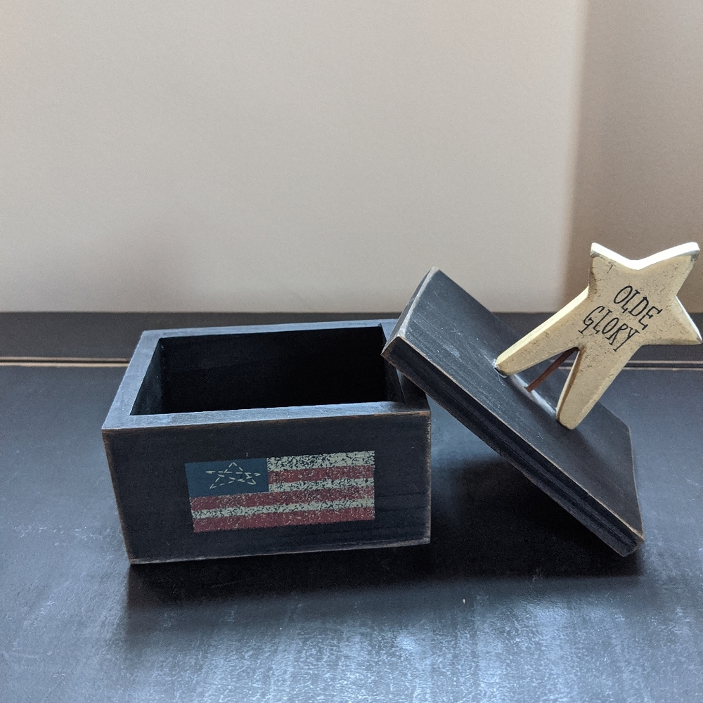 Patriotic Wooden Box - Picture 4 of 4